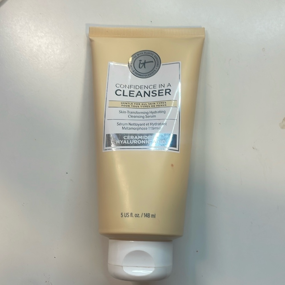 It cosmetics cleanser